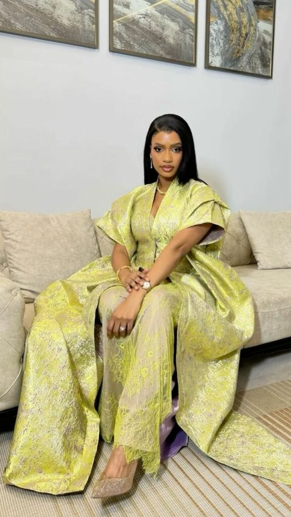 Tenue Sénégalaise Brodée – Prestige & Tradition