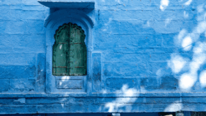 Une fenรชtre bleue au Maroc